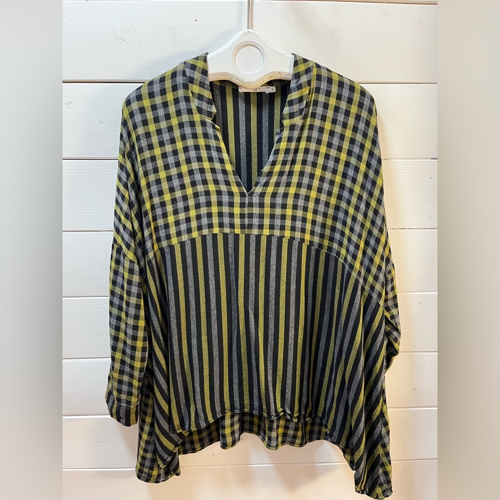 MAT. Green & Black Plaid Long Sleeve Top – Size S to L